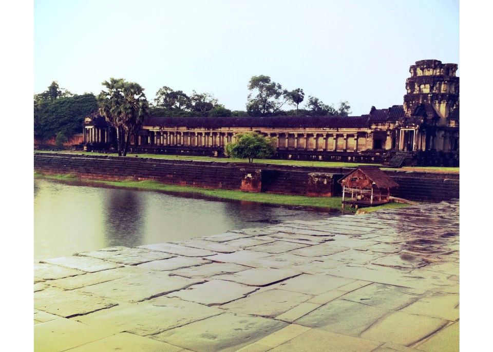 Leap_Hop_Blog_Angkor_Wat_Rain