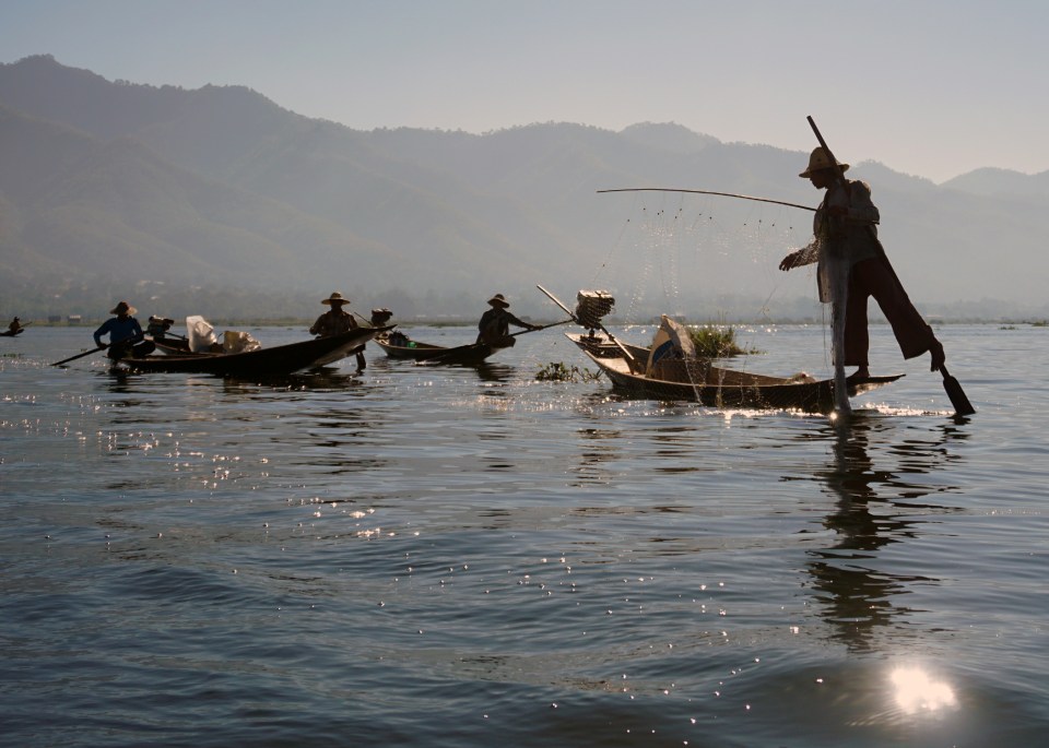 Leap_Hop_Blog_Myanmar_inle_fisherman