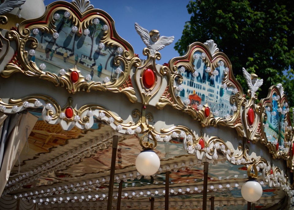 Travel Kids Paris Carrousel