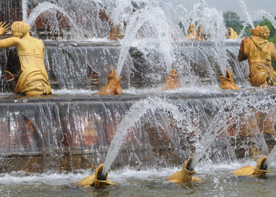 Leap-Hop-Blog-Paris-Kids-Travel-Book-Versailles