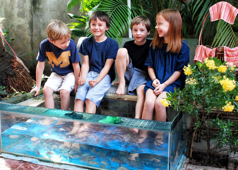 leap-hop-blog-cambodia-fish-pedicure